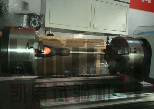 凱恩十字螺絲刀扭轉(zhuǎn)試驗(yàn)機(jī)照片